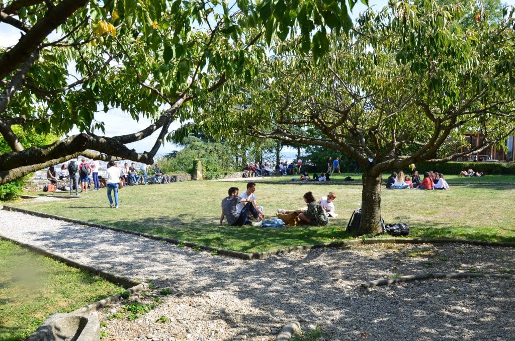 Étudiants ingénieurs en pause à Lyon